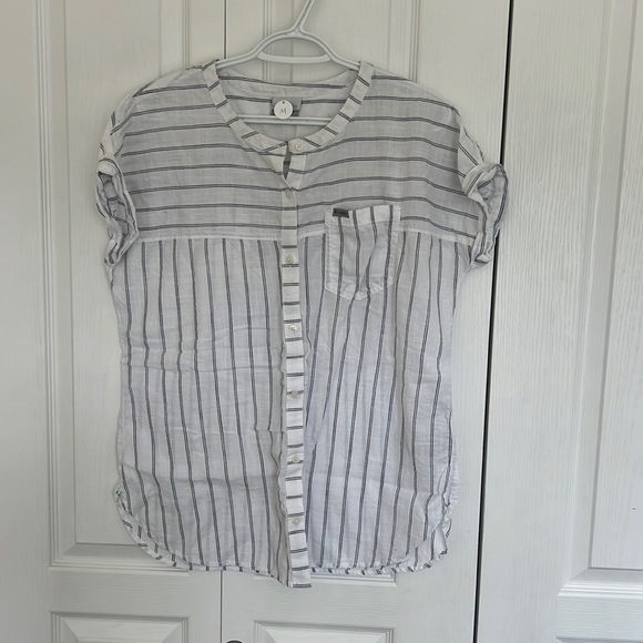 Columbia Button Up - Picture 1 of 1